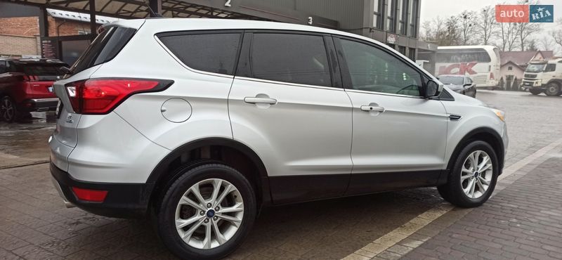 Внедорожник / Кроссовер Ford Escape 2019 в Ивано-Франковске