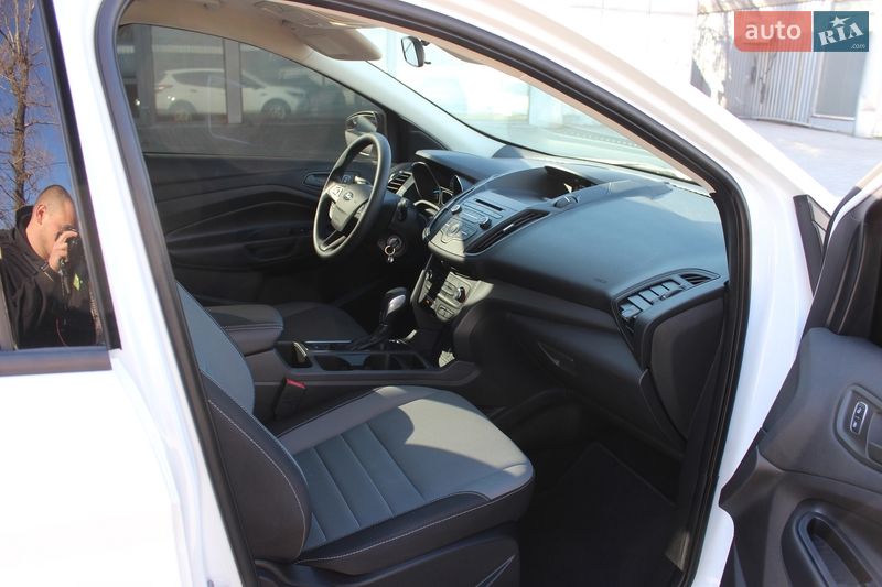 Внедорожник / Кроссовер Ford Escape 2017 в Днепре