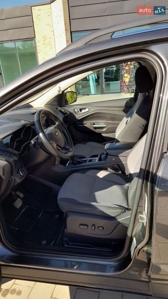 Внедорожник / Кроссовер Ford Escape 2016 в Хмельницком