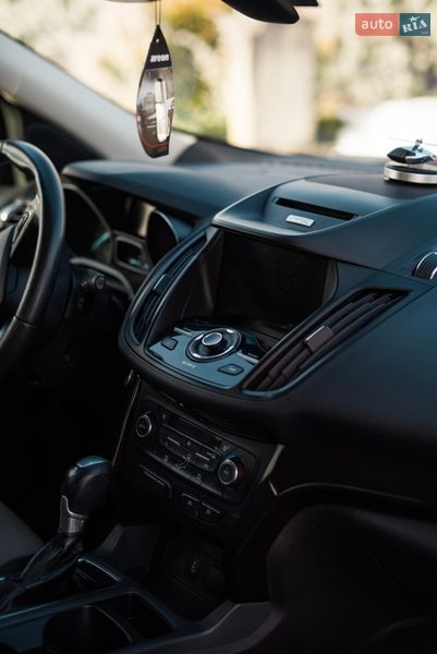 Позашляховик / Кросовер Ford Escape 2016 в Золочеві