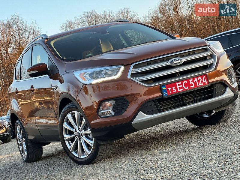 Позашляховик / Кросовер Ford Escape 2017 в Стрию