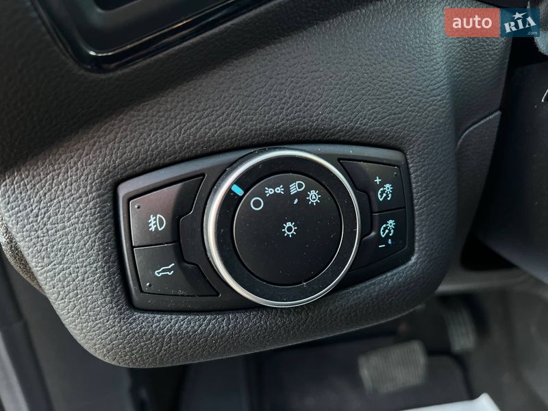 Позашляховик / Кросовер Ford Escape 2017 в Стрию