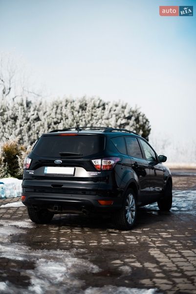 Позашляховик / Кросовер Ford Escape 2016 в Золочеві
