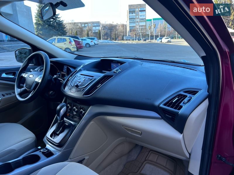 Позашляховик / Кросовер Ford Escape 2015 в Рівному