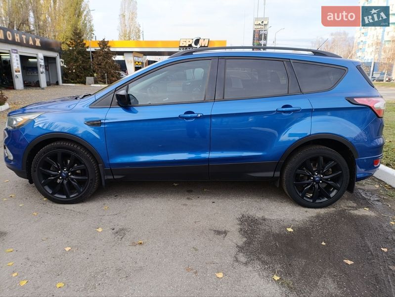 Внедорожник / Кроссовер Ford Escape 2016 в Харькове