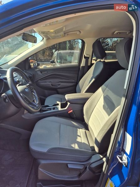 Внедорожник / Кроссовер Ford Escape 2017 в Сумах