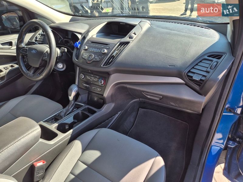 Внедорожник / Кроссовер Ford Escape 2017 в Сумах