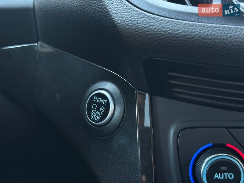 Позашляховик / Кросовер Ford Escape 2017 в Одесі