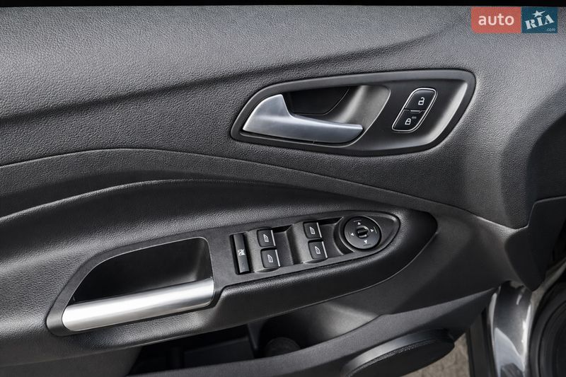 Внедорожник / Кроссовер Ford Escape 2017 в Львове