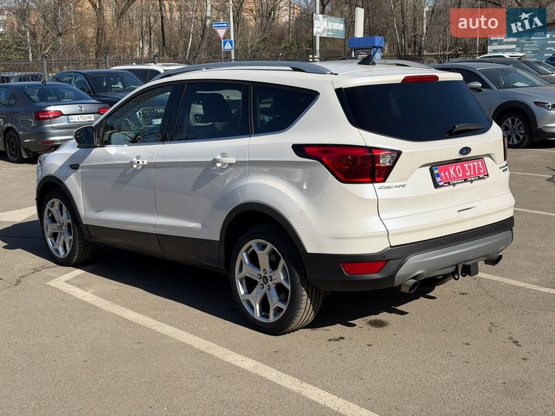Внедорожник / Кроссовер Ford Escape 2019 в Киеве