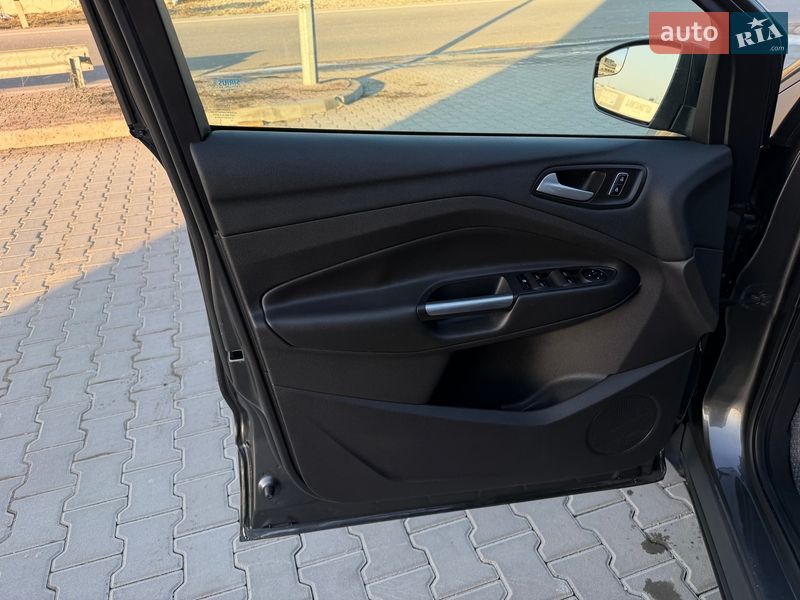 Внедорожник / Кроссовер Ford Escape 2015 в Тернополе
