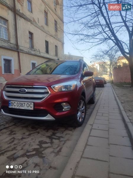 Внедорожник / Кроссовер Ford Escape 2017 в Львове