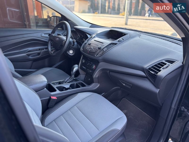 Внедорожник / Кроссовер Ford Escape 2017 в Ивано-Франковске