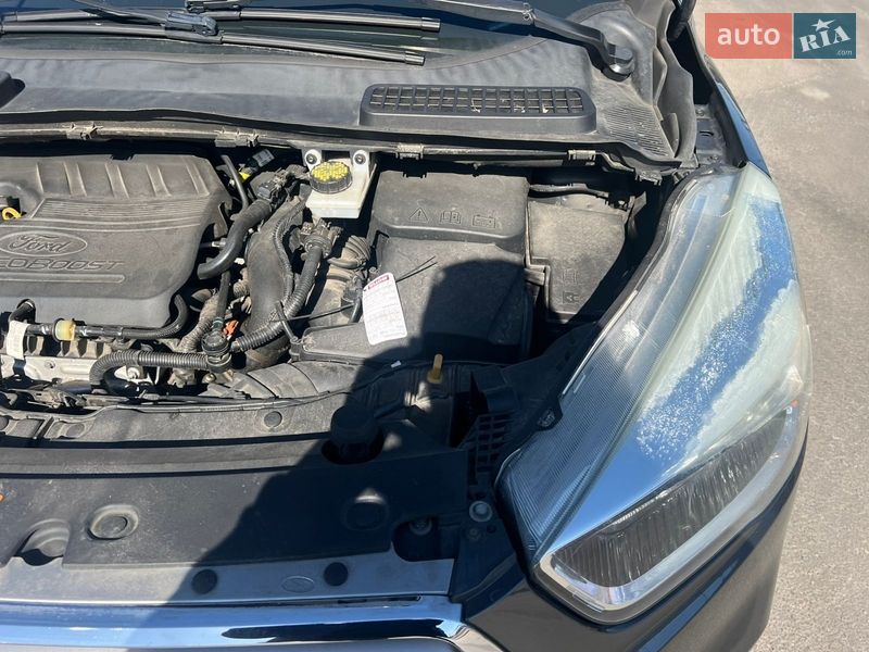 Внедорожник / Кроссовер Ford Escape 2017 в Вишневом фото 5 Внедорожник / Кроссовер Ford Escape 2017 в Вишневом