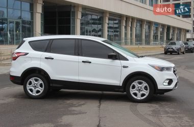 Внедорожник / Кроссовер Ford Escape 2017 в Днепре