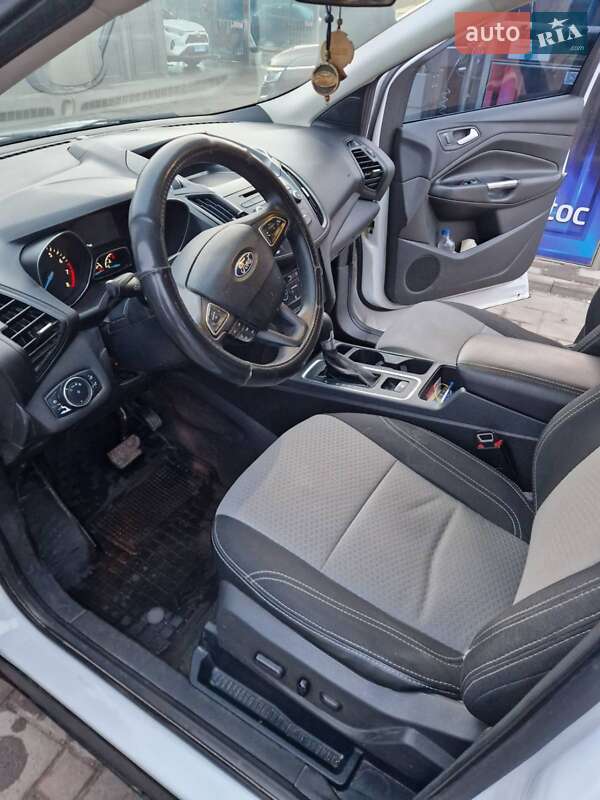 Внедорожник / Кроссовер Ford Escape 2016 в Запорожье фото 2 Внедорожник / Кроссовер Ford Escape 2016 в Запорожье