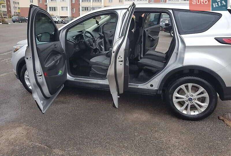 Внедорожник / Кроссовер Ford Escape 2019 в Тернополе