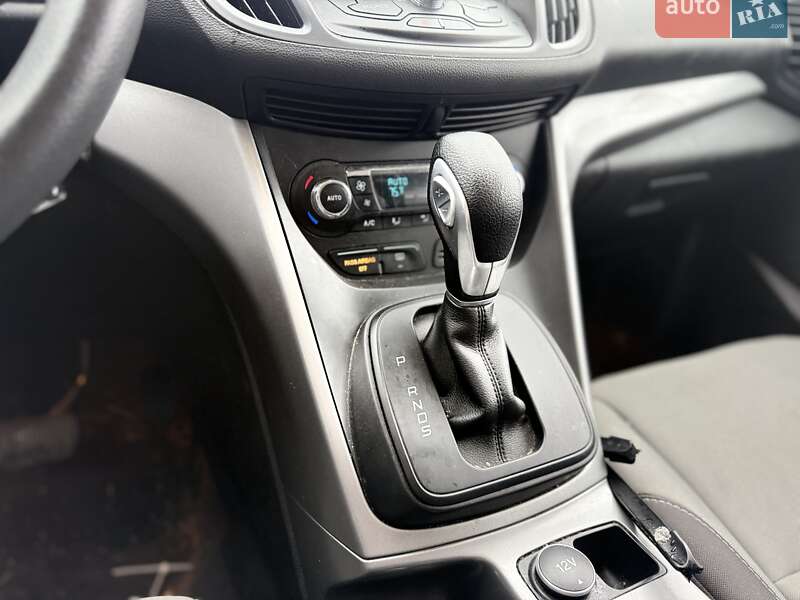 Внедорожник / Кроссовер Ford Escape 2016 в Львове