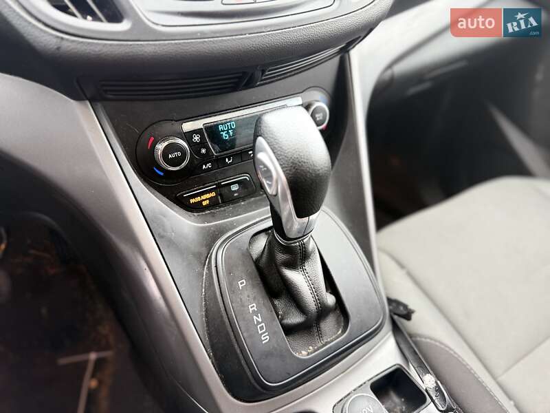 Внедорожник / Кроссовер Ford Escape 2016 в Львове