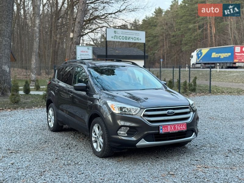Позашляховик / Кросовер Ford Escape 2017 в Радивиліві