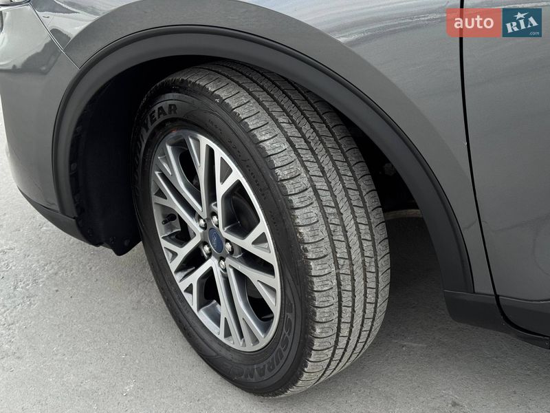 Внедорожник / Кроссовер Ford Escape 2021 в Ровно