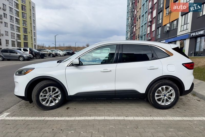 Внедорожник / Кроссовер Ford Escape 2020 в Киеве