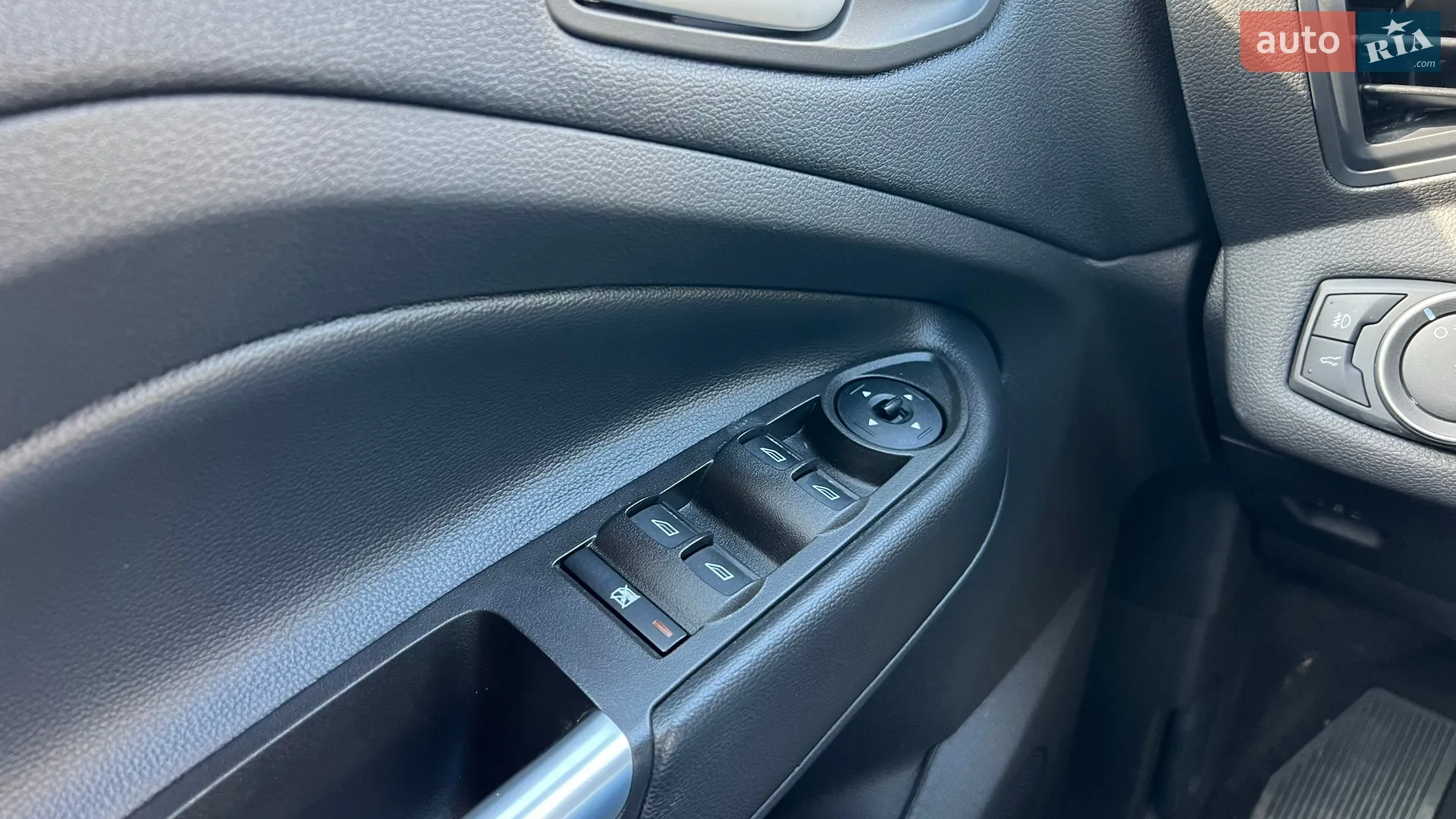 2018 Ford Escape - мініатюра 16