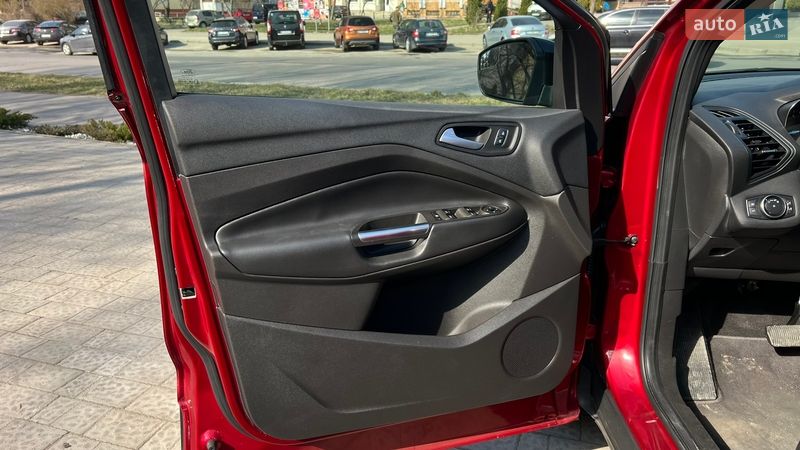 Позашляховик / Кросовер Ford Escape 2018 в Львові