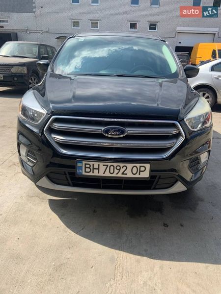 Внедорожник / Кроссовер Ford Escape 2016 в Черкассах