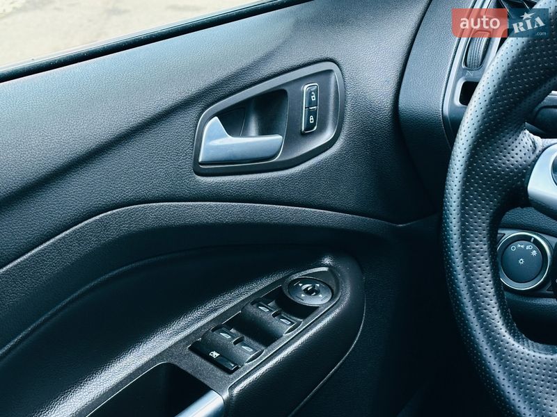 Внедорожник / Кроссовер Ford Escape 2014 в Харькове