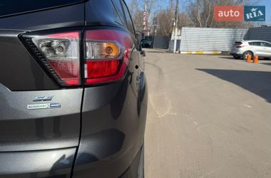 Позашляховик / Кросовер Ford Escape 2017 в Ірпені