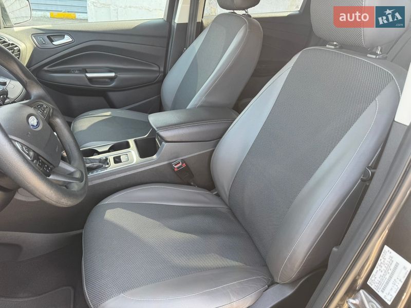 Позашляховик / Кросовер Ford Escape 2017 в Ірпені