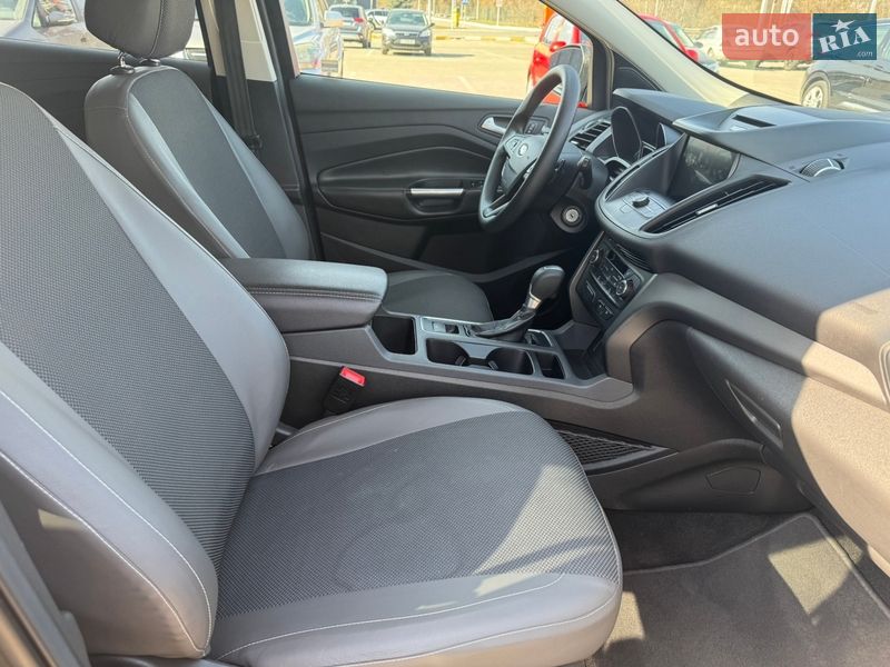 Позашляховик / Кросовер Ford Escape 2017 в Ірпені