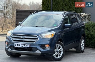 Внедорожник / Кроссовер Ford Escape 2017 в Стрые