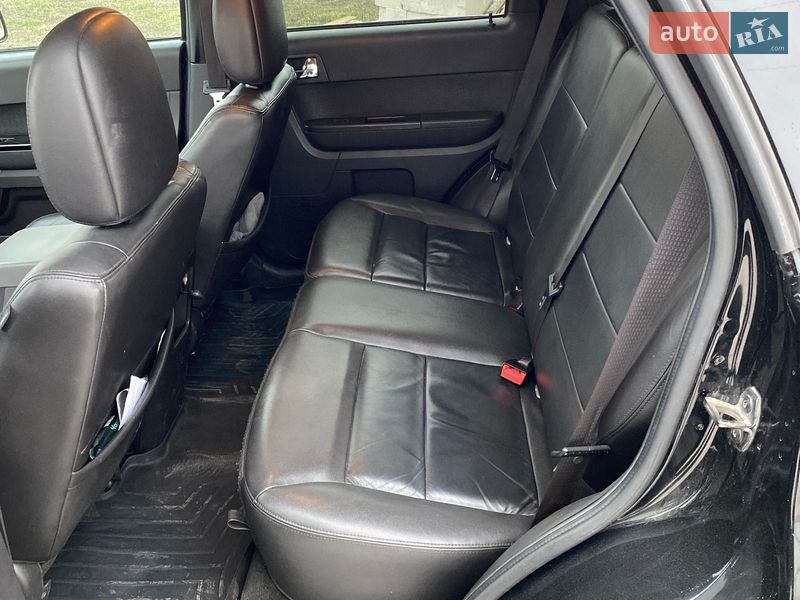 Позашляховик / Кросовер Ford Escape 2010 в Кам'янському