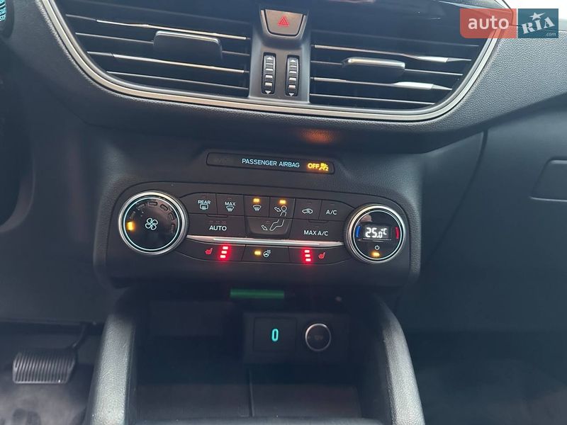 Внедорожник / Кроссовер Ford Escape 2019 в Киеве