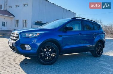 Внедорожник / Кроссовер Ford Escape 2018 в Сумах