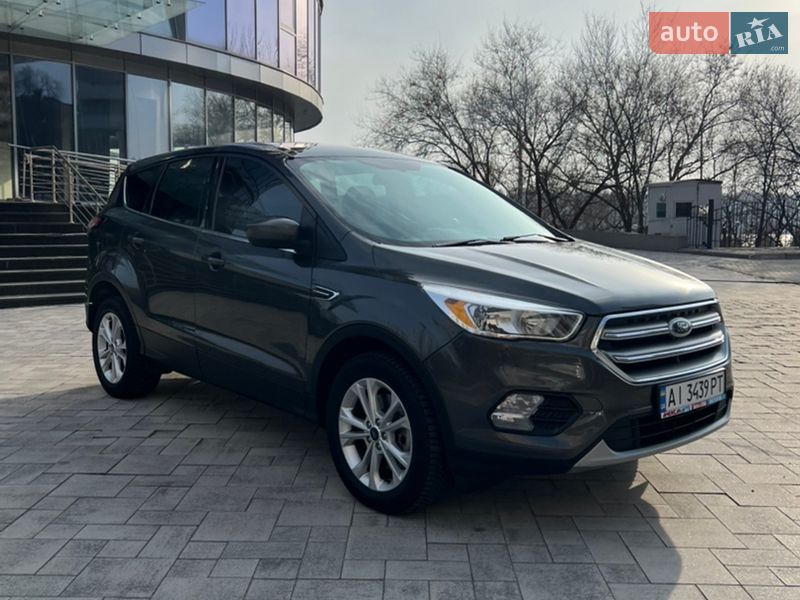 Позашляховик / Кросовер Ford Escape 2017 в Запоріжжі