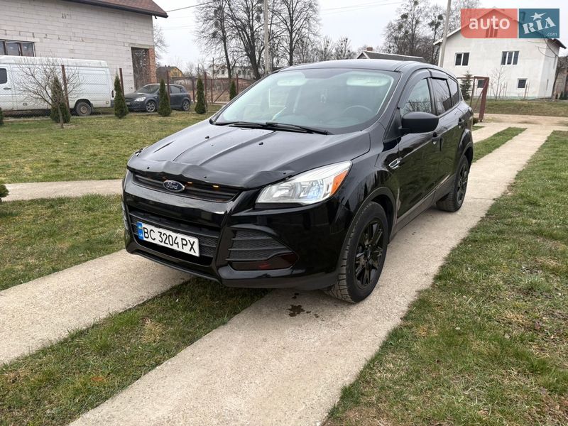 Внедорожник / Кроссовер Ford Escape 2016 в Стрые