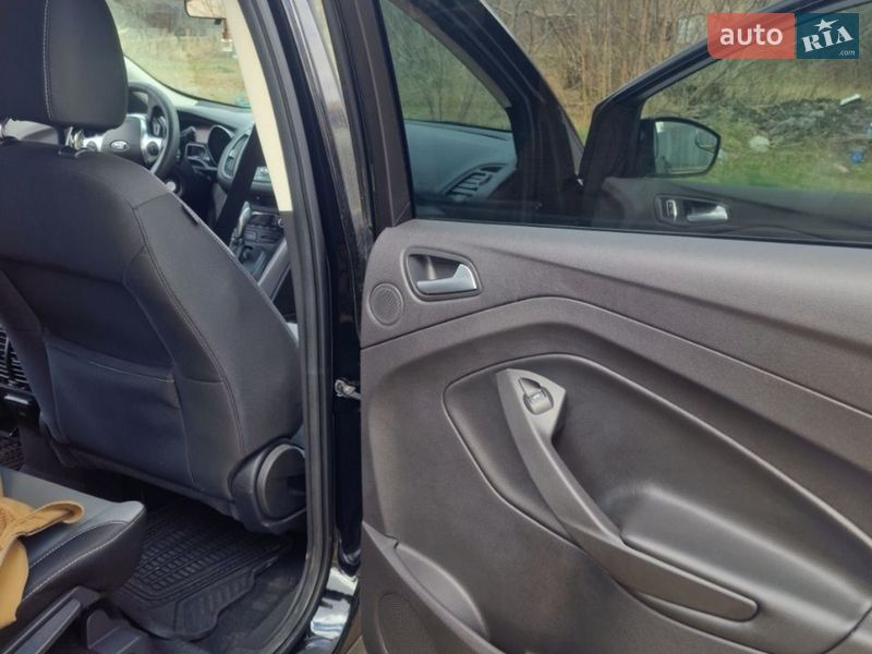 Позашляховик / Кросовер Ford Escape 2015 в Умані