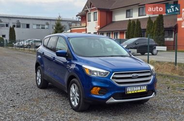 Внедорожник / Кроссовер Ford Escape 2017 в Львове