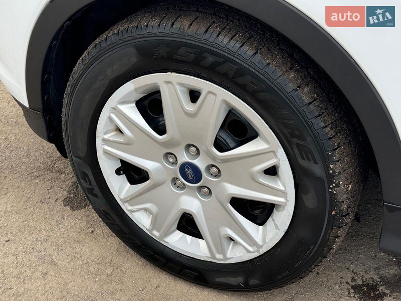 Внедорожник / Кроссовер Ford Escape 2015 в Виннице