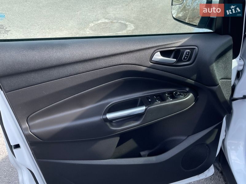 Позашляховик / Кросовер Ford Escape 2016 в Дубні фото 11 Позашляховик / Кросовер Ford Escape 2016 в Дубні