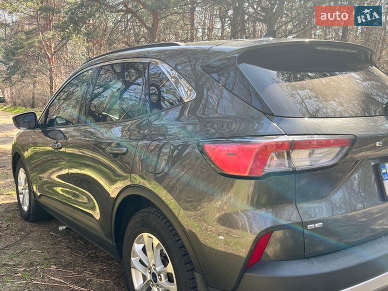 Позашляховик / Кросовер Ford Escape 2020 в Запоріжжі