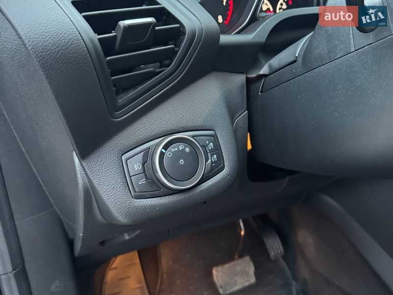 Позашляховик / Кросовер Ford Escape 2017 в Мукачевому