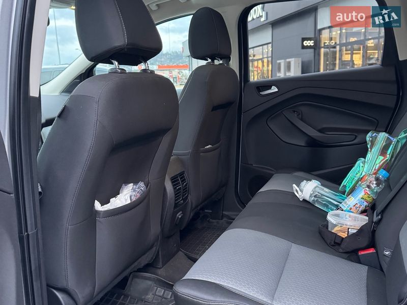 Позашляховик / Кросовер Ford Escape 2017 в Мукачевому