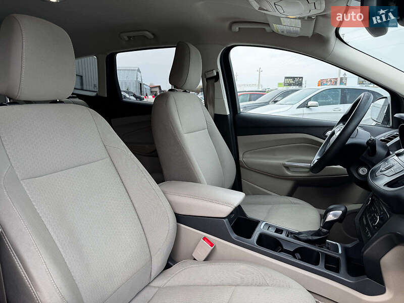 Внедорожник / Кроссовер Ford Escape 2017 в Львове