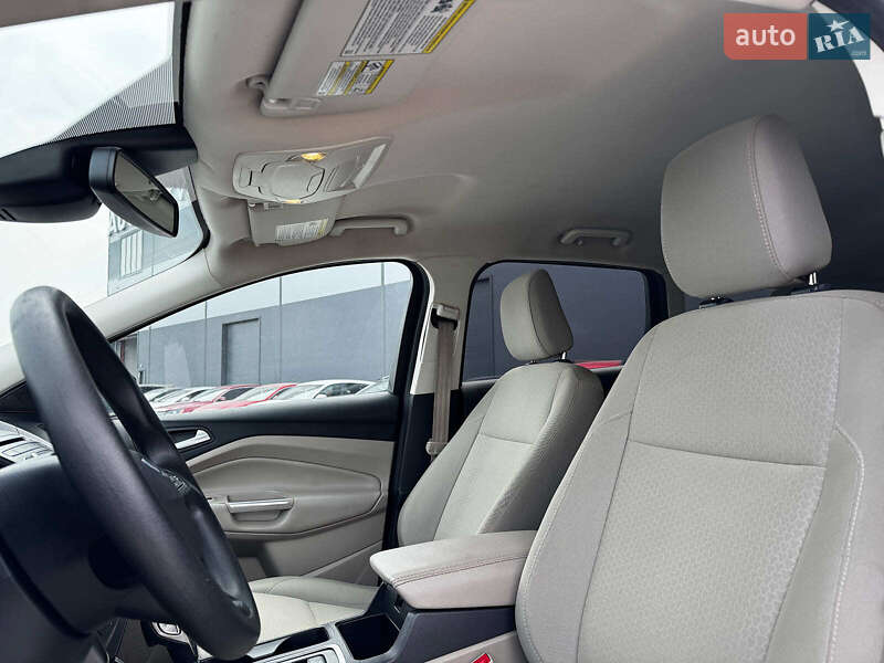 Внедорожник / Кроссовер Ford Escape 2017 в Львове