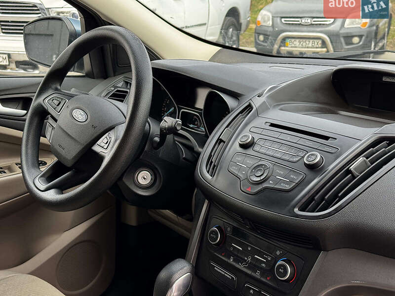 Внедорожник / Кроссовер Ford Escape 2017 в Львове