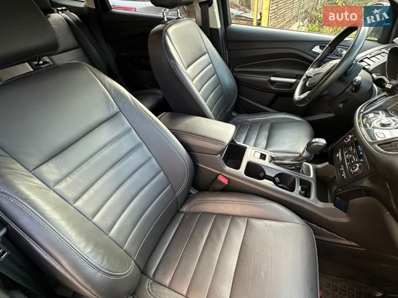 Внедорожник / Кроссовер Ford Escape 2017 в Киеве